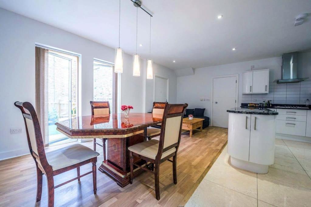 Appartement 3 Benbow Mews Londen