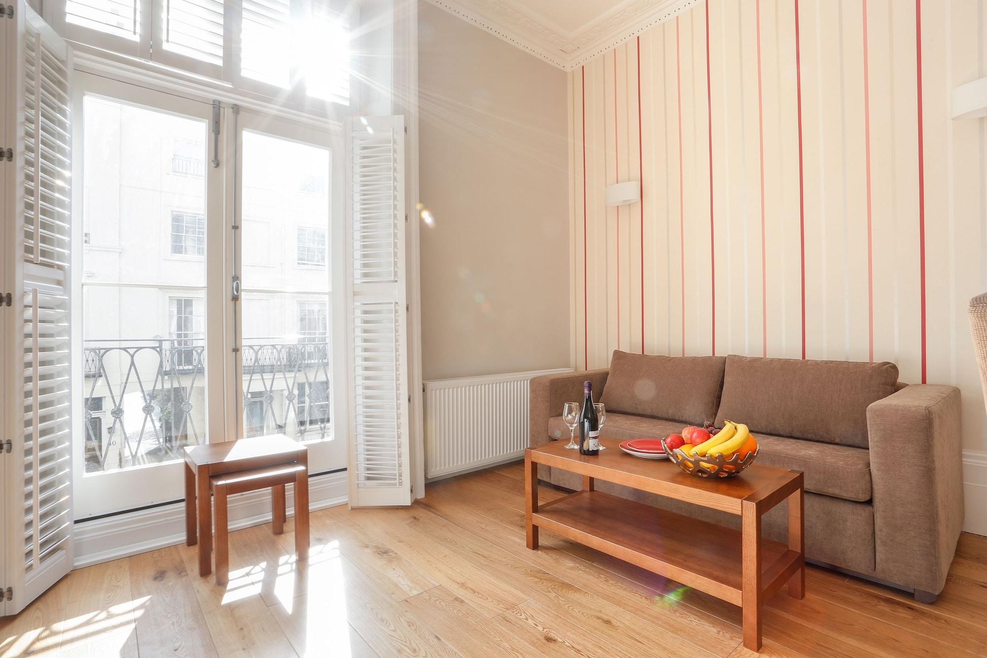 Lancaster Gate Apartment *