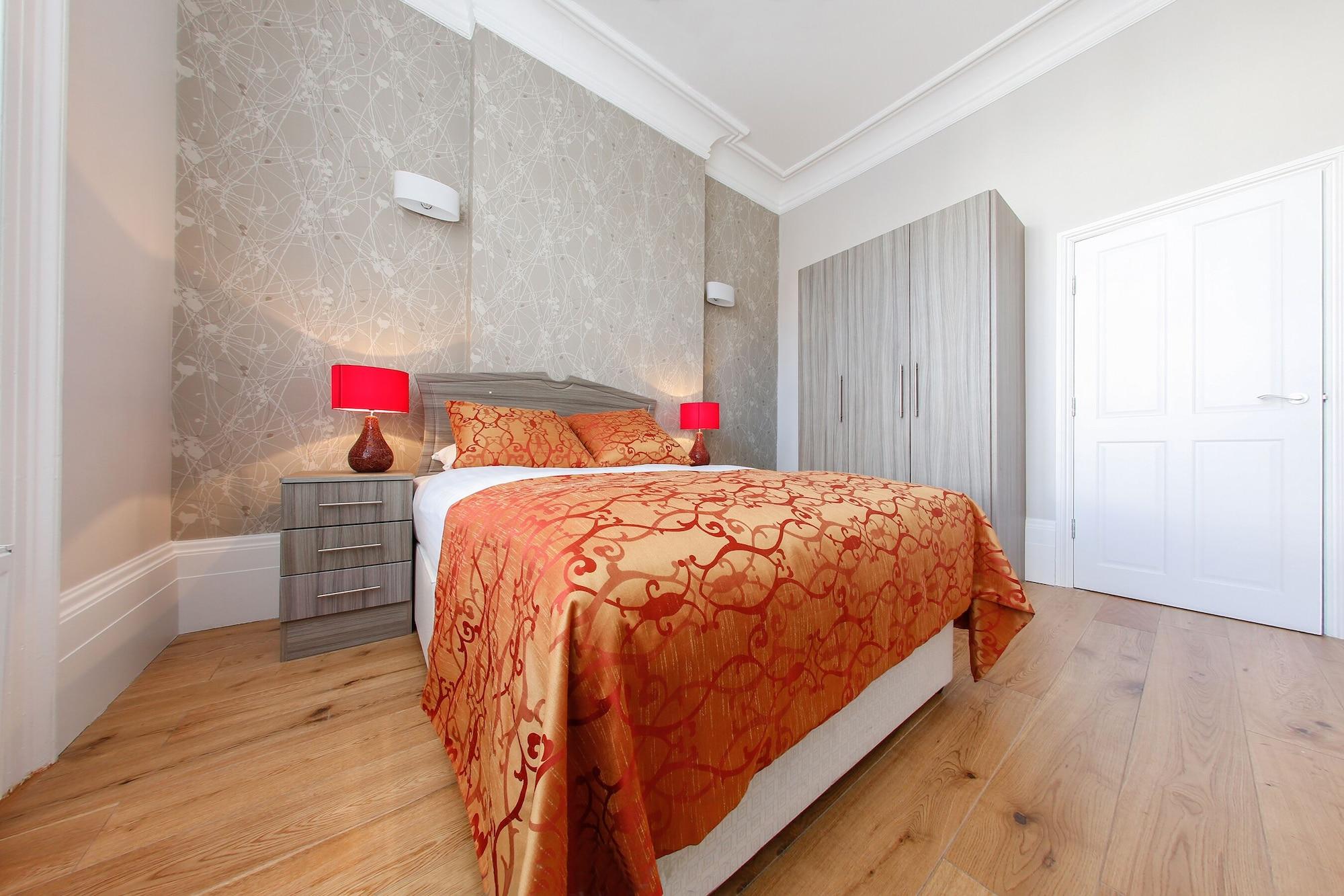 Lancaster Gate Apartment *