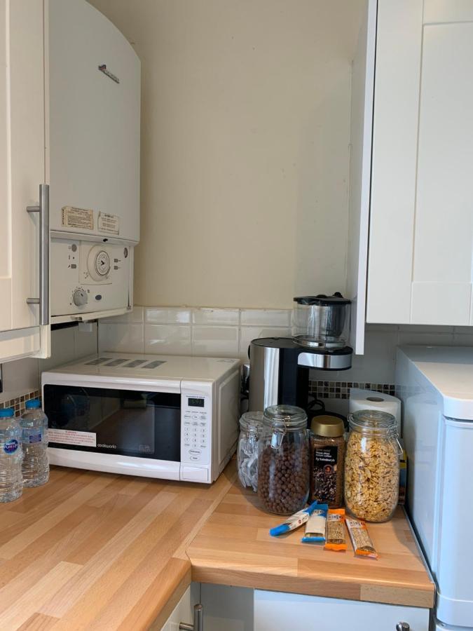Appartement Complete 1 Bedroom With Wi-fi, Kitchen, Tv In Heart Of Chiswick,