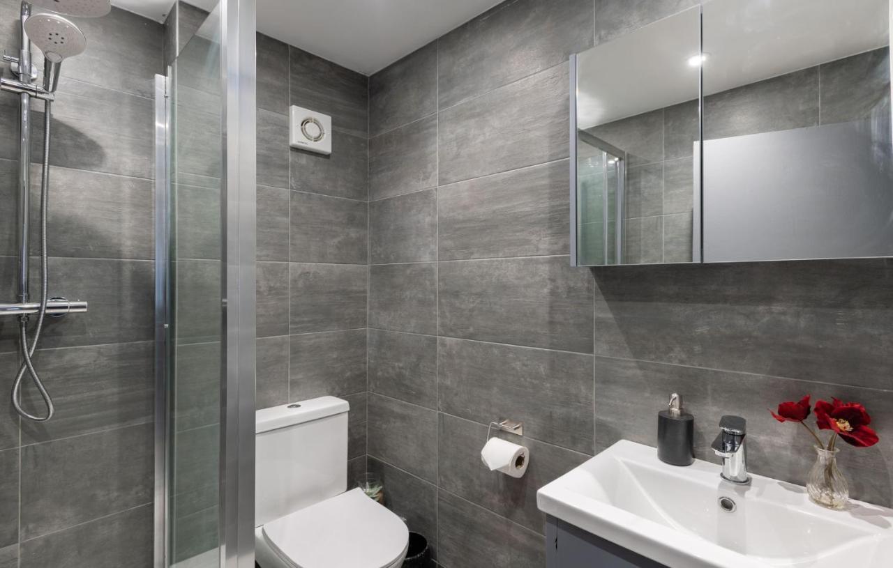 Apartment Spacious And Modern 4 Bed Next To Borough Station *