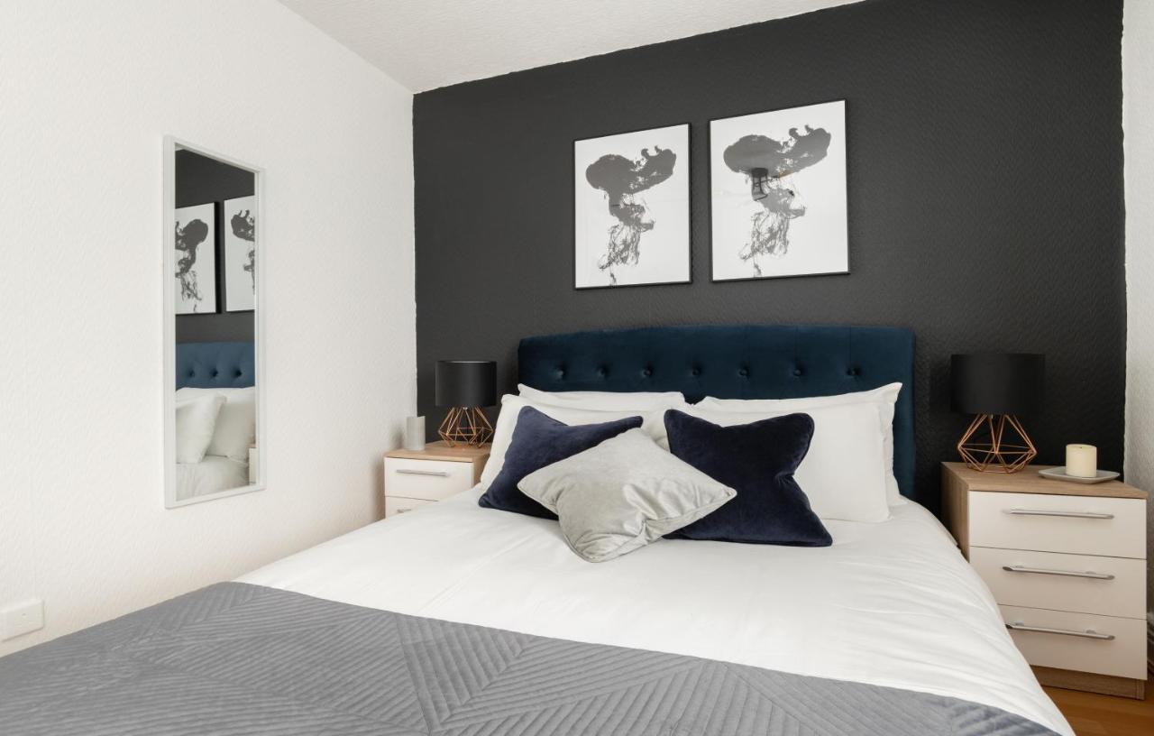 Spacious And Modern 4 Bed Next To Borough Station Apartment London