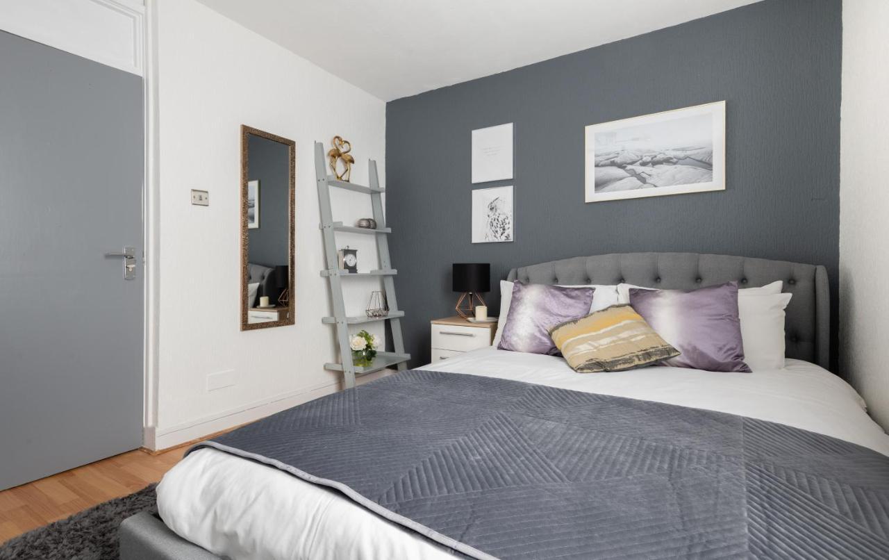 Spacious And Modern 4 Bed Next To Borough Station * London