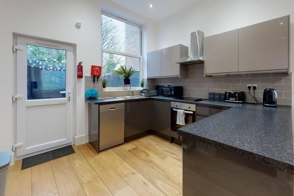 Lovely 2 Bedroom Near Highgate Station Londres