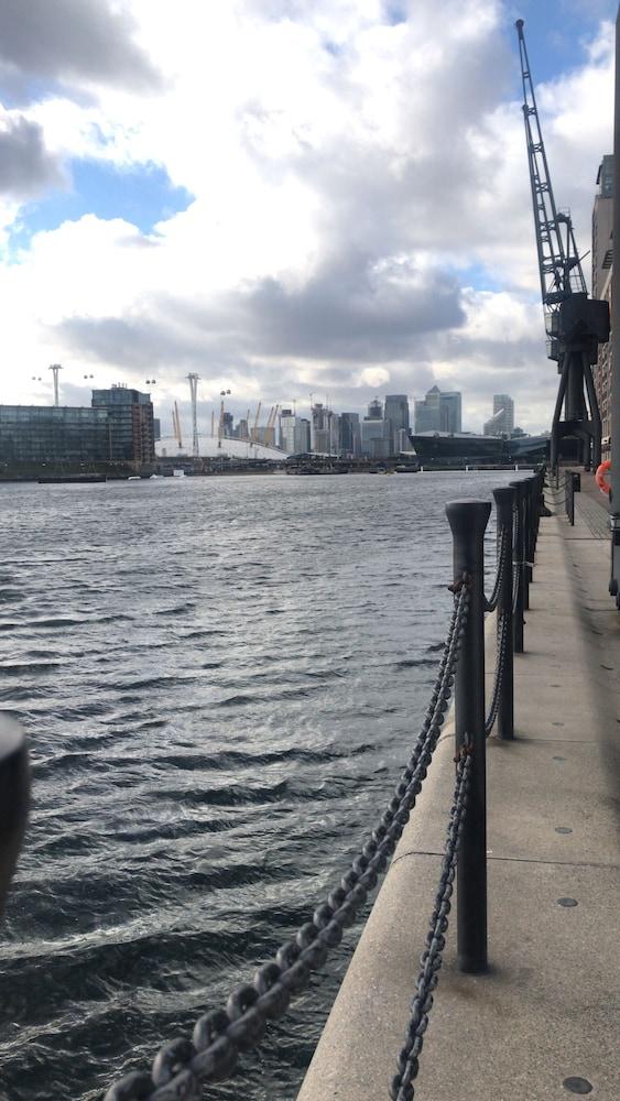 Dockside At Excel Leilighetshoteller