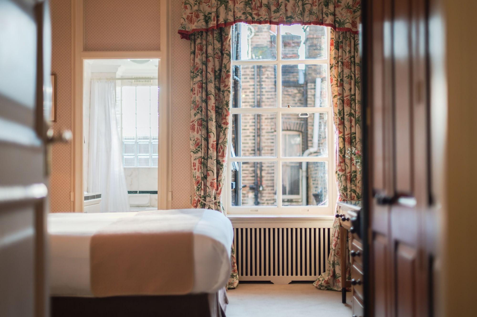 Lägenhetshotell 44 Curzon Street By Mansley London