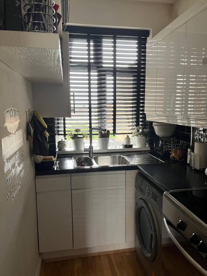 Lägenhet Lovely 2-bedroom In Zone 2 London