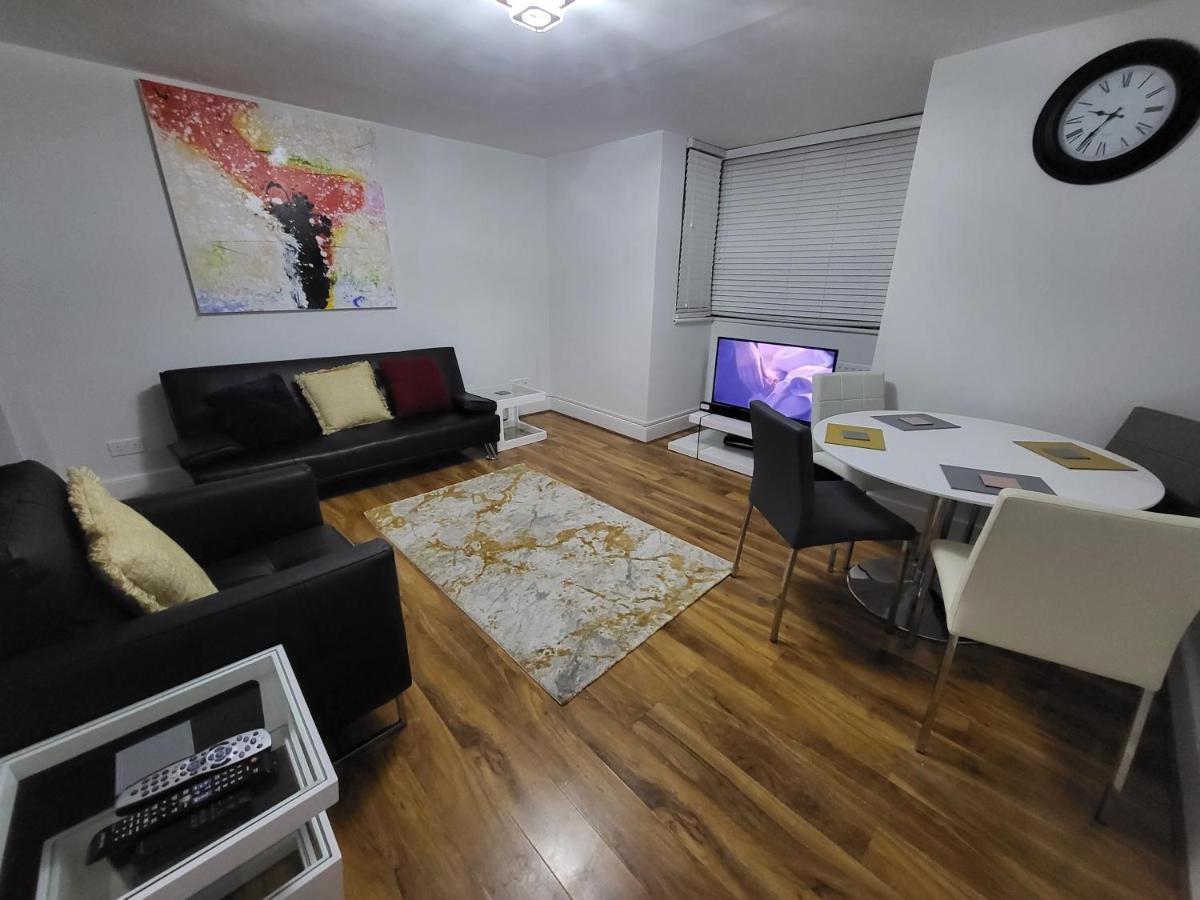 Modern Apartment, Woolwich *