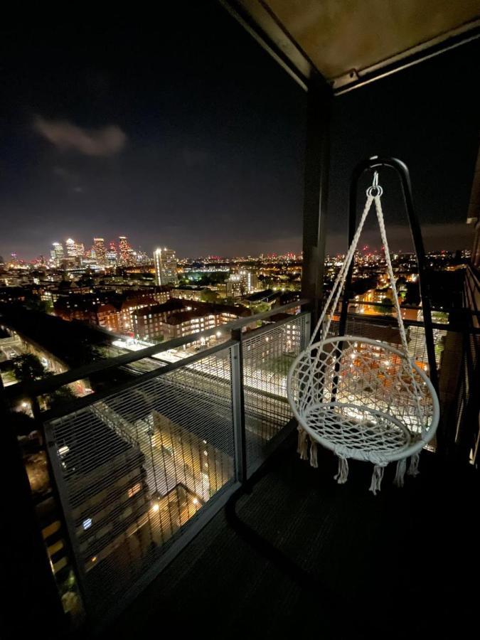 - Shadwell - Wrap Around Balcony W Scenic View Apartment London