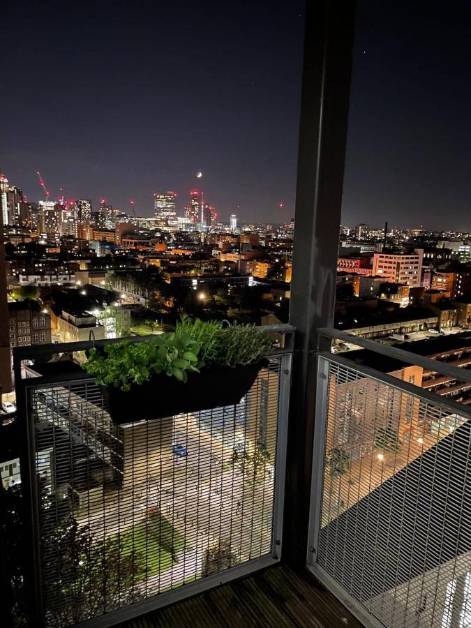 - Shadwell - Wrap Around Balcony W Scenic View London