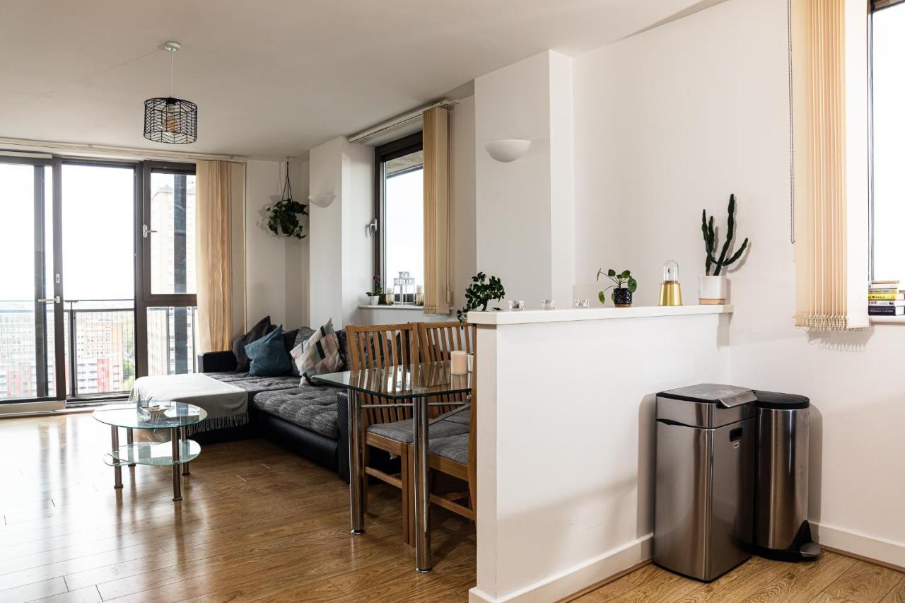 Apartment - Shadwell - Wrap Around Balcony W Scenic View