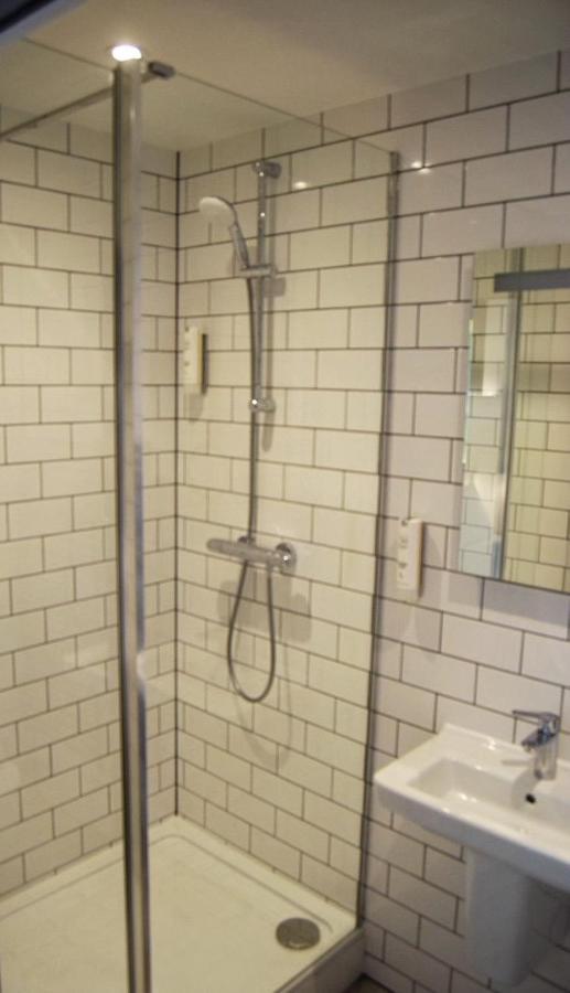 Hotel Victoria London
