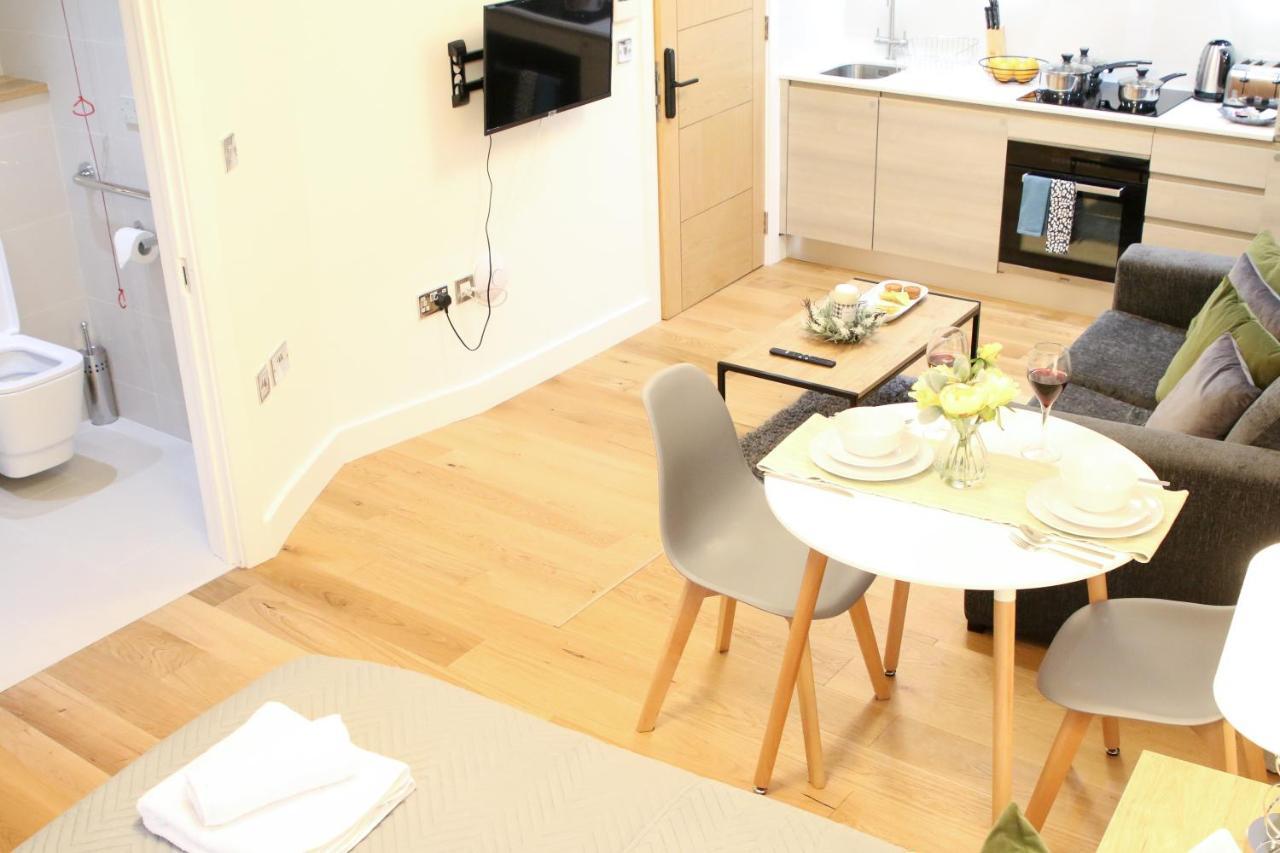 Lovely With Access For Wheel-chairs In Sydenham Londra