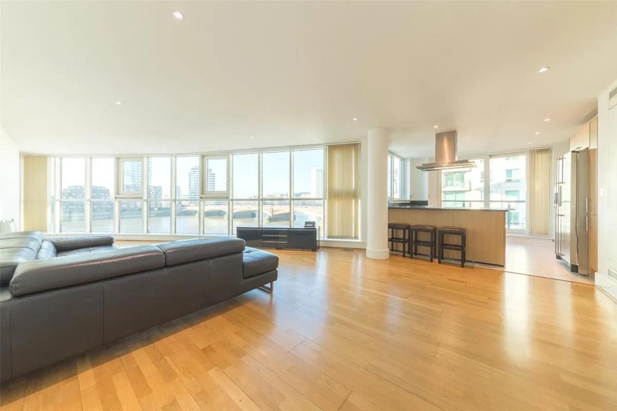Panoramic Riverside Facing - 2 Bed - 2 Bath - 2 Balconies - In Nine Elms Appartement