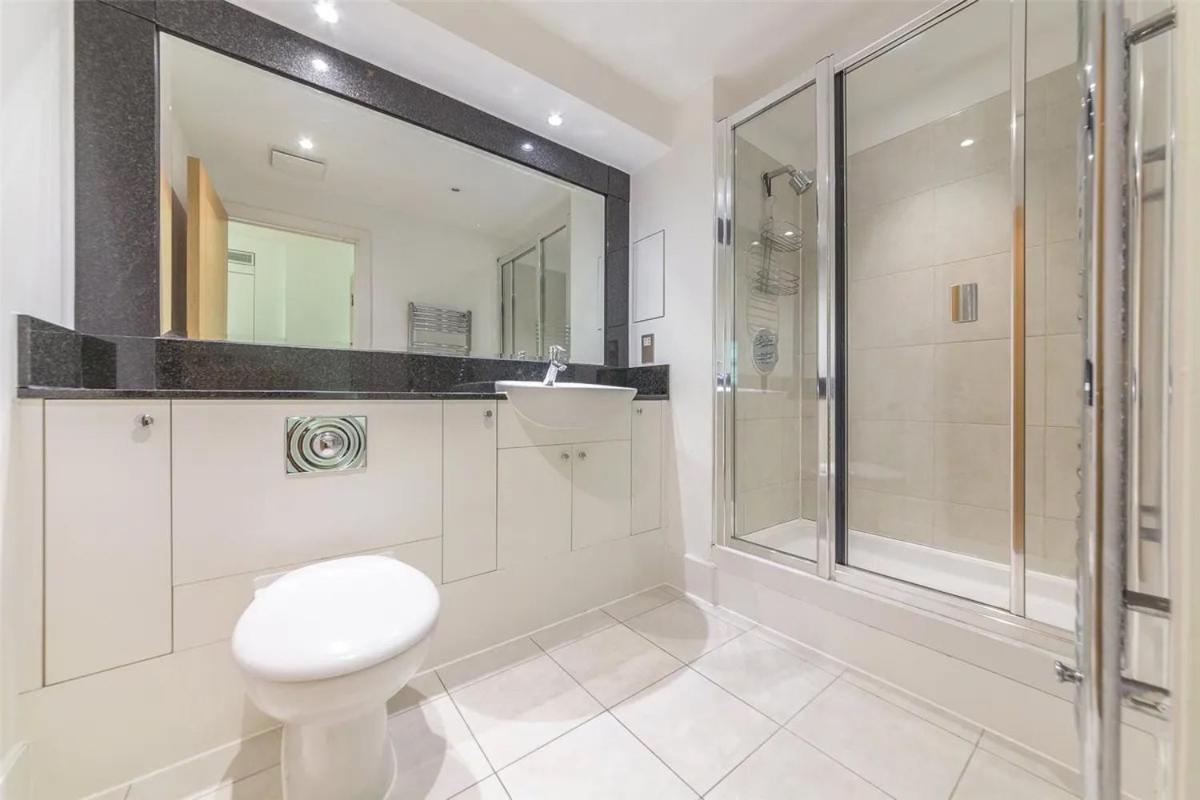 Panoramic Riverside Facing - 2 Bed - 2 Bath - 2 Balconies - In Nine Elms Appartement *
