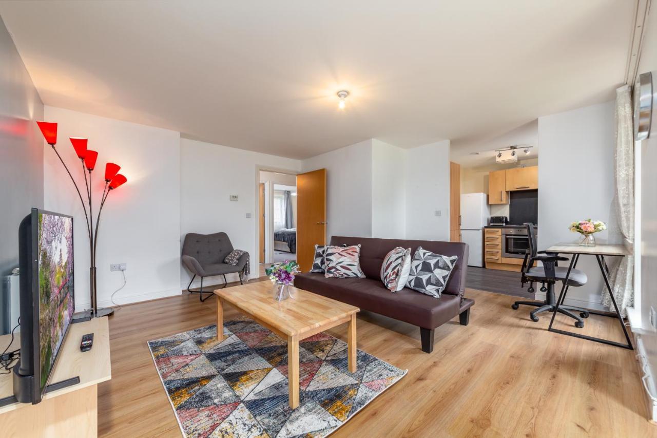 Suites By Rehoboth - Palmers - Londra