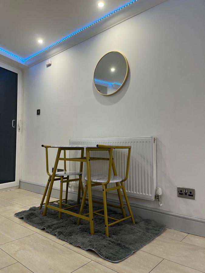Cosy Serviced 1 Bedroom In Appartement