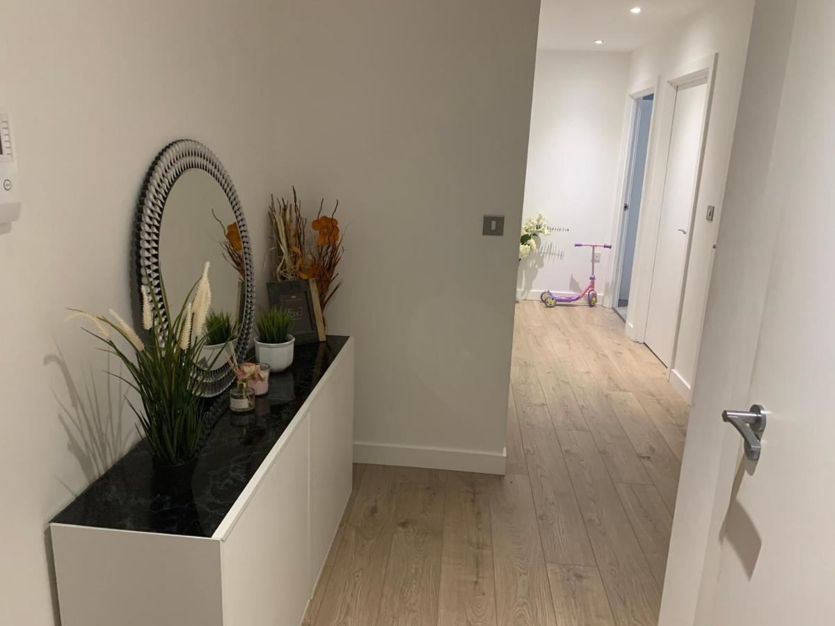 Apartment Beautiful 2-Bed Apartment In London
