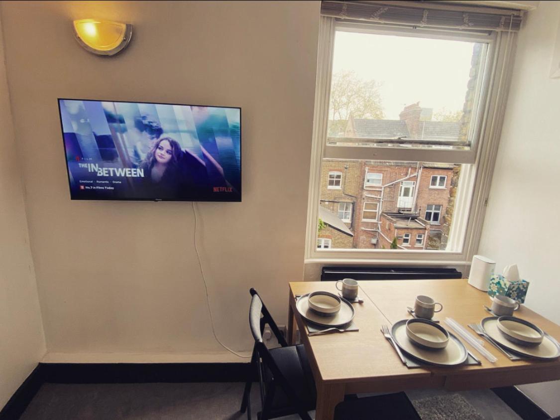 Complete 1 Bedroom With Wi-fi, Kitchen, Tv In Heart Of Chiswick, Appartement Londres