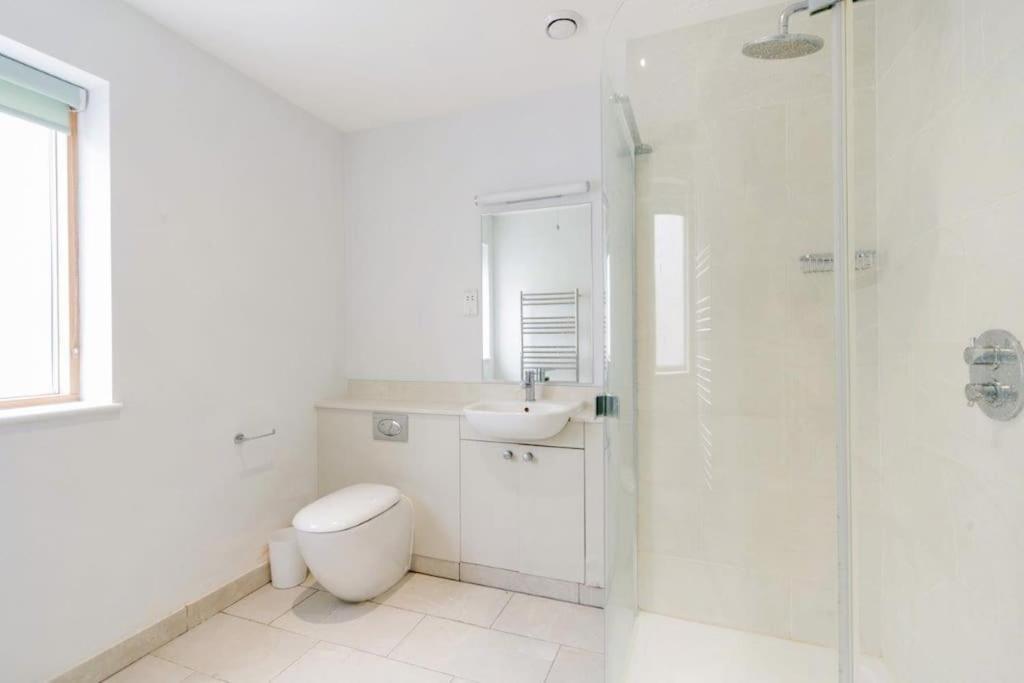 3 Benbow Mews * Londen