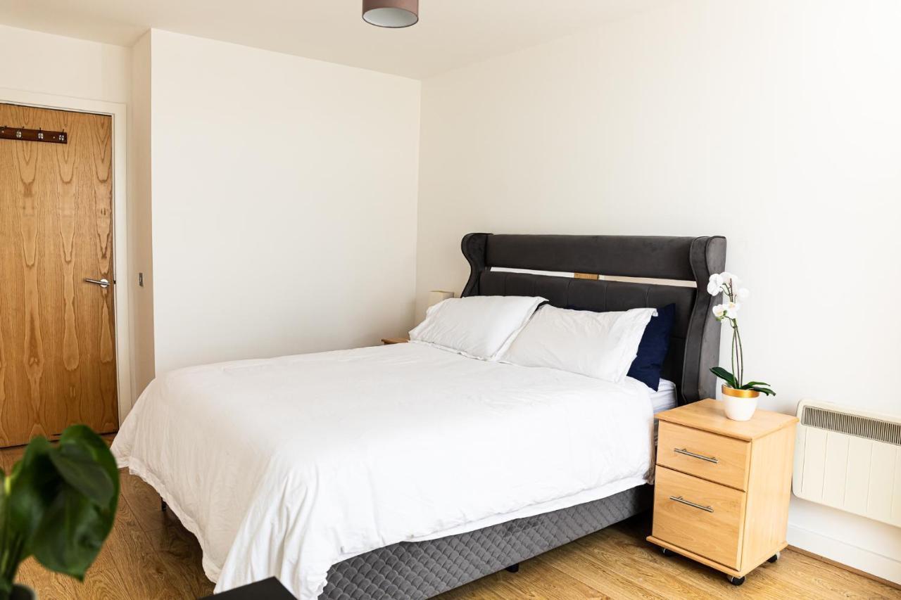- Shadwell - Wrap Around Balcony W Scenic View London