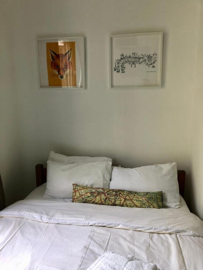 Olympia W14 Two-bedroom Londres