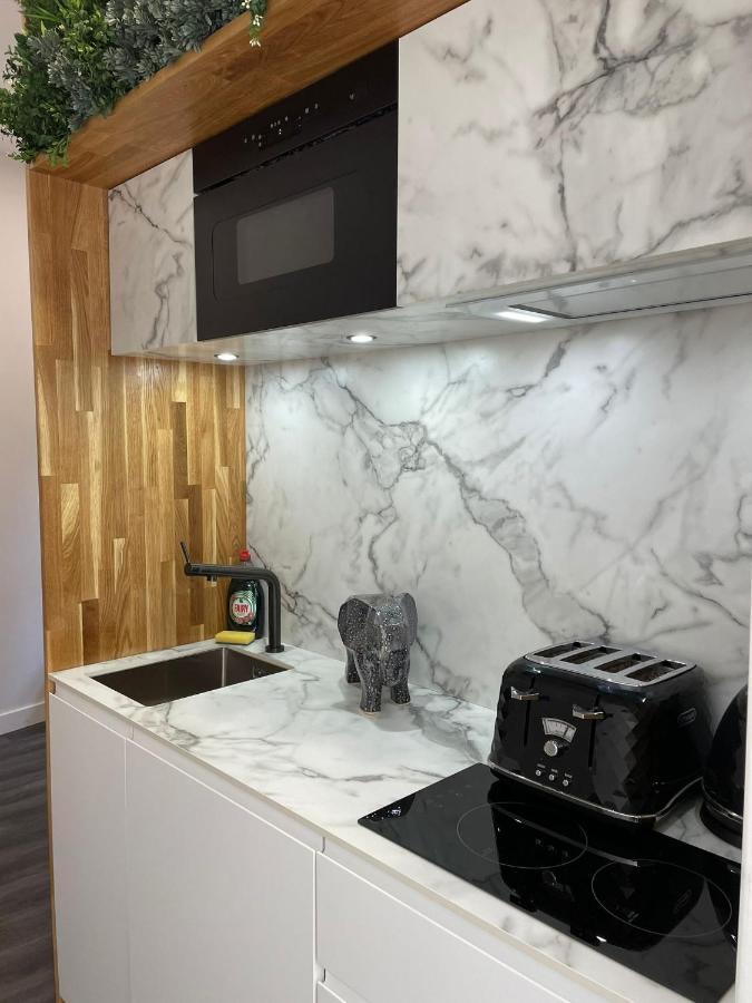 Brick Lane Base Apartment London