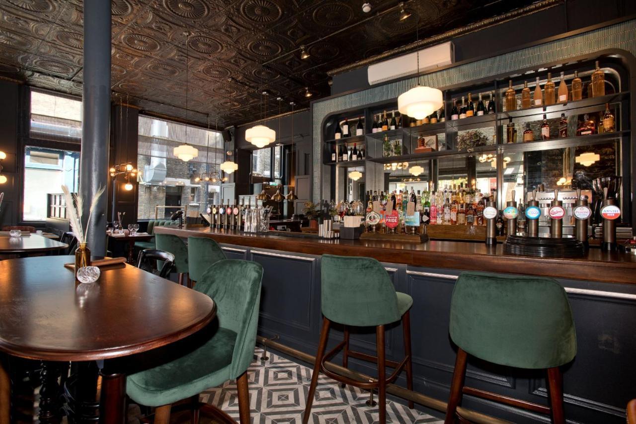 The Clerk & Well Pub And 4*