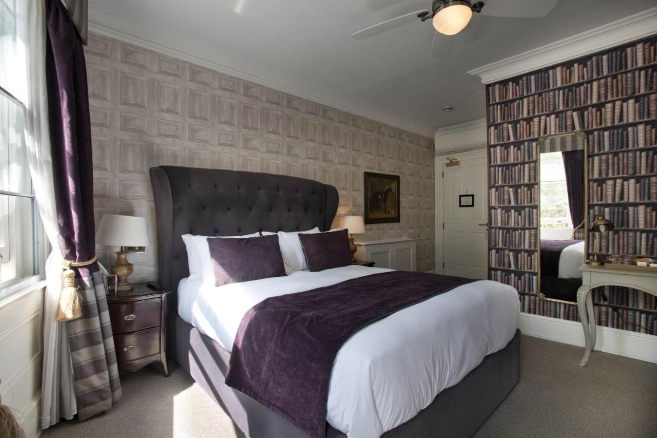 The Clerk & Well Pub And Hotell