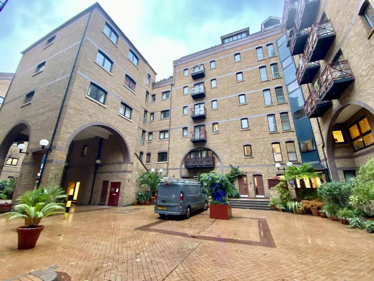 Portered Flat Shad Thames *