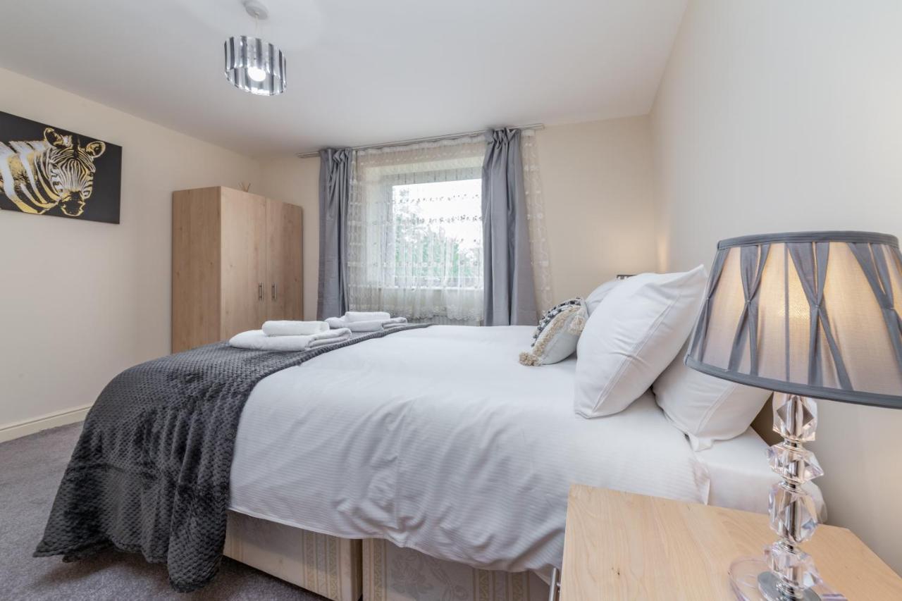 Suites By Rehoboth - Palmers - Londra