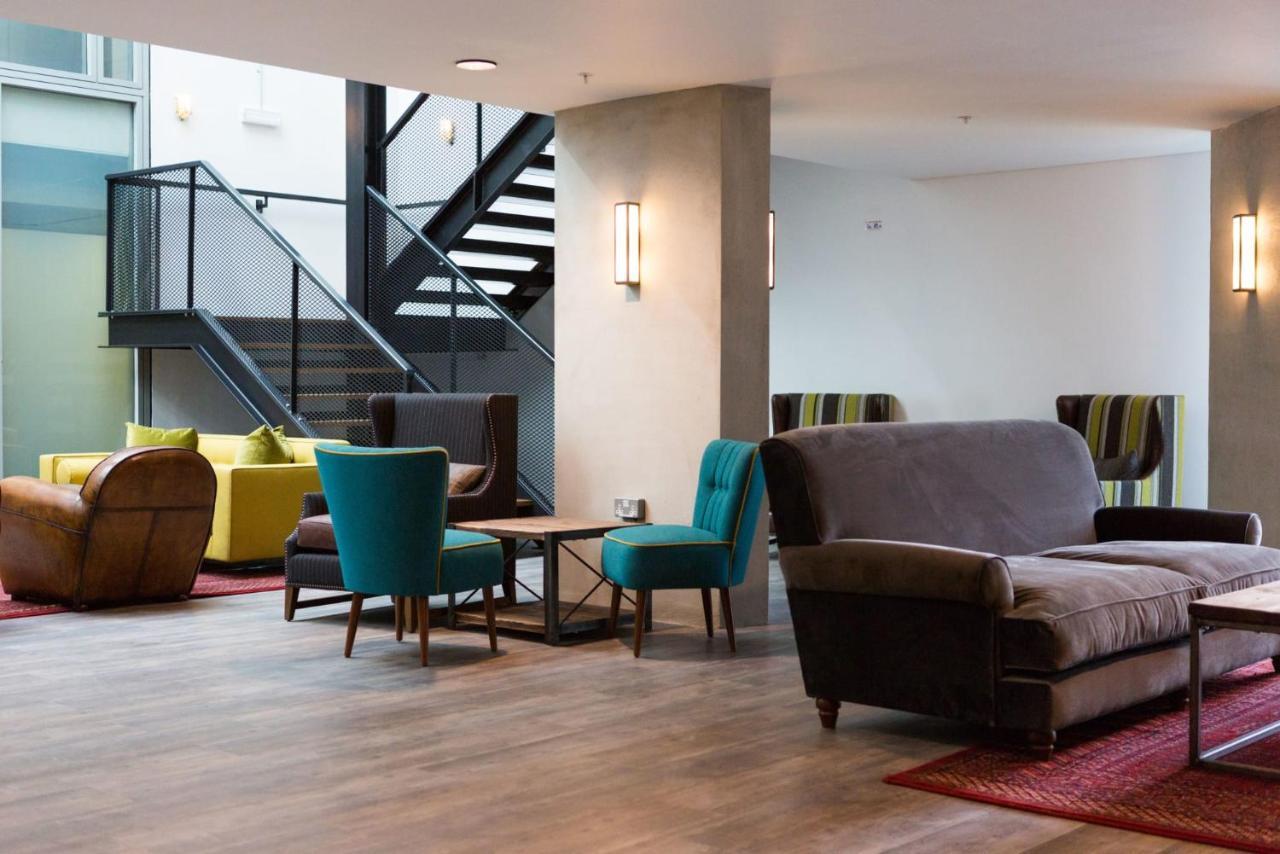 Studios, And Private Bedrooms With Shared Kitchen At Chapter Kings Cross In Londen