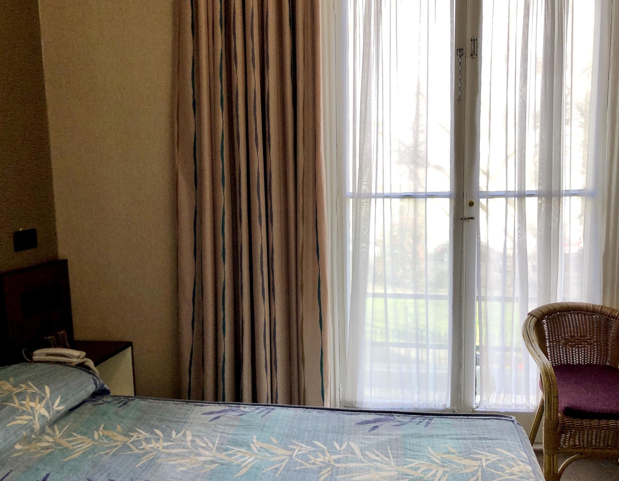 Mitre House Hotel 3*