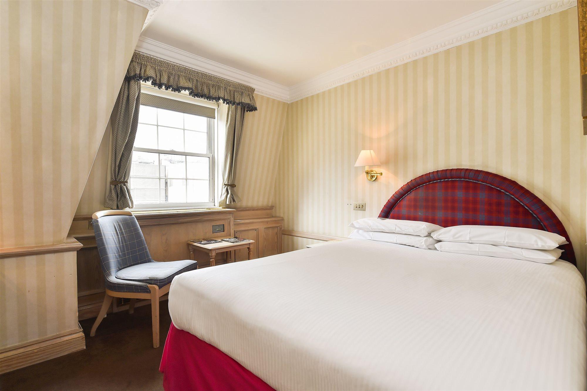 Park Lane Mews 4*