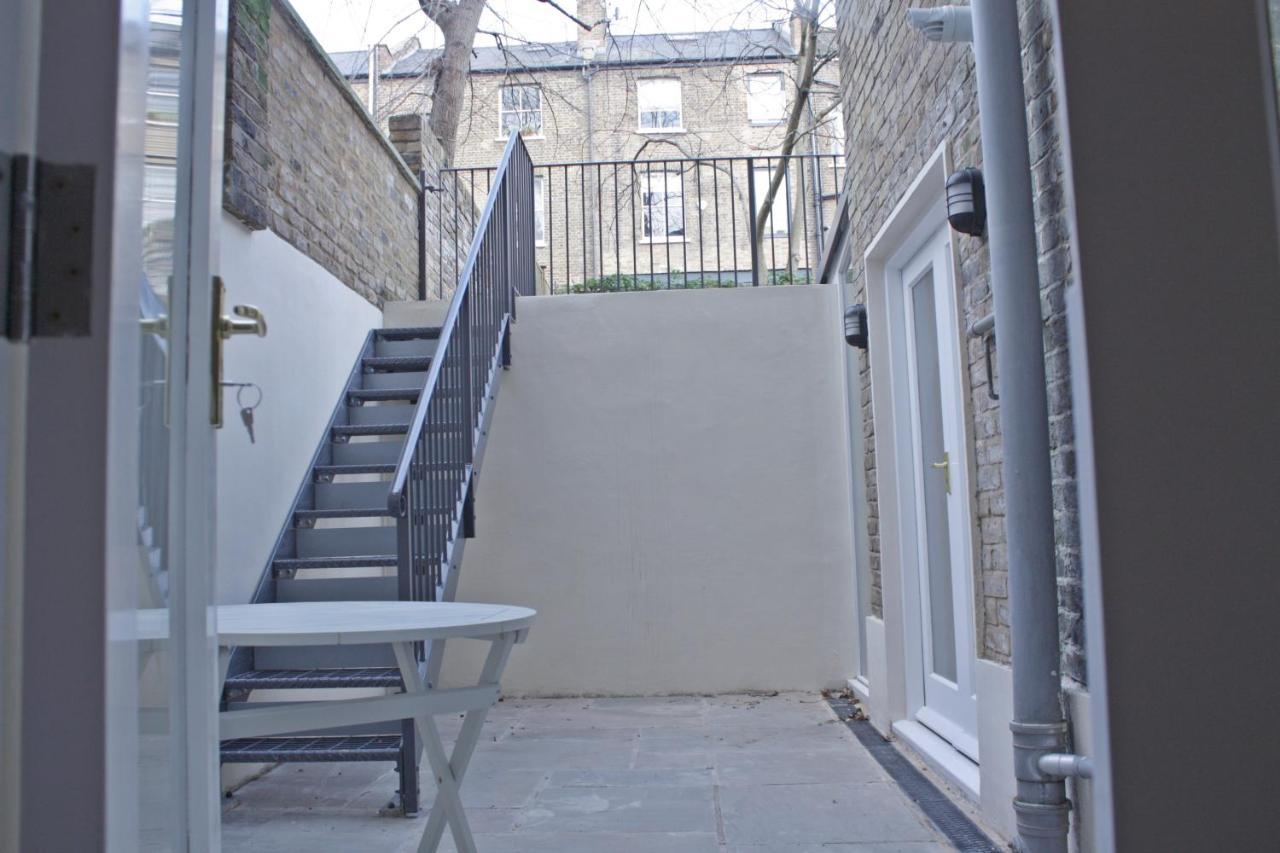 Apartment Oxford Gardens London