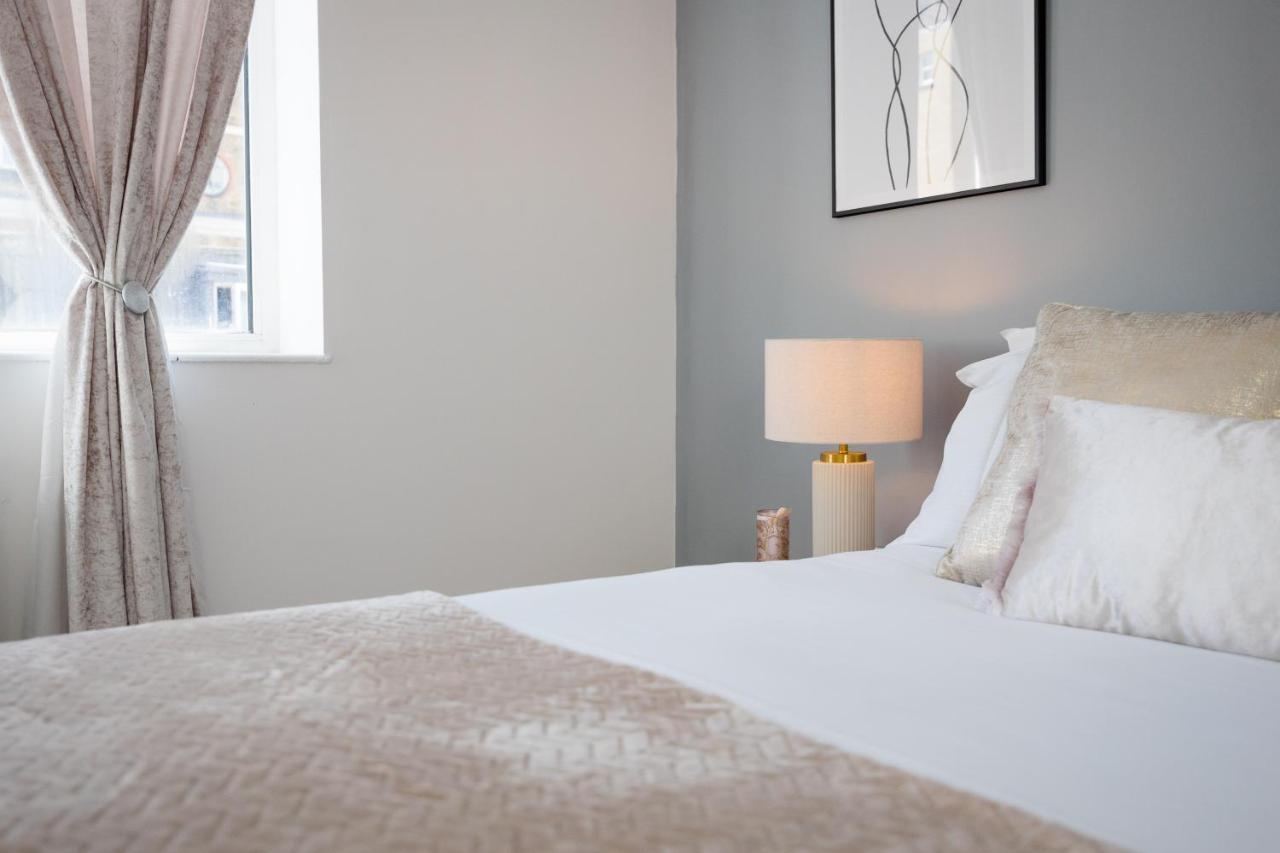 Spacious 4 Bedroom House Next To Kensington Palace Appartement