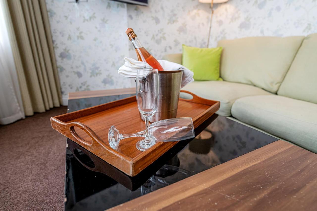Ashburn Hotel