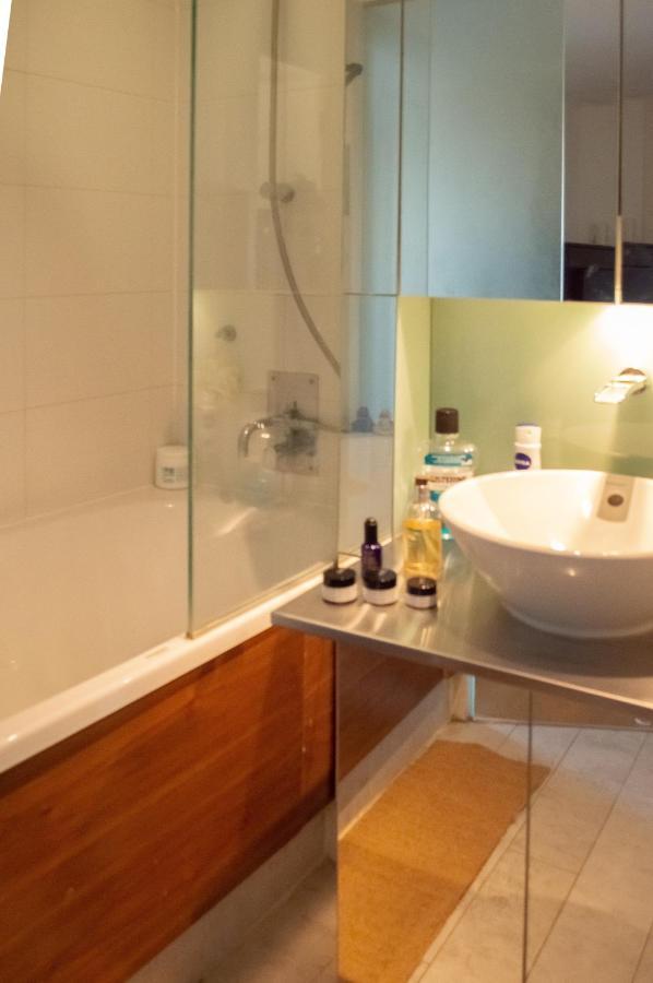 2 Bedrooms With Wifi At Greater Apartment *