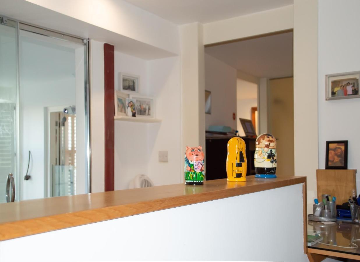 2 Bedrooms With Wifi At Greater Apartment London
