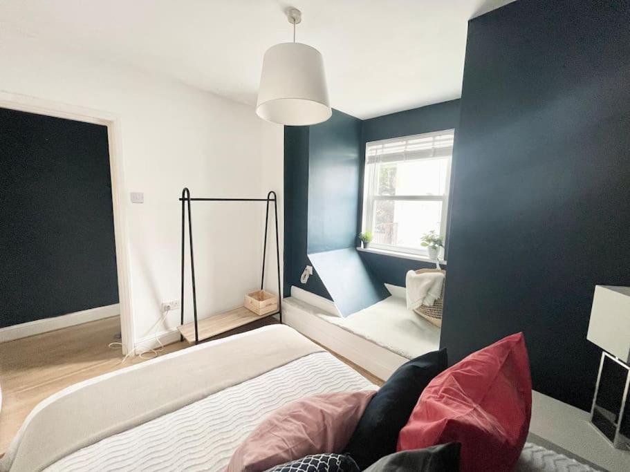 Leilighet *new* Beautiful 2 Bedroom House In Location