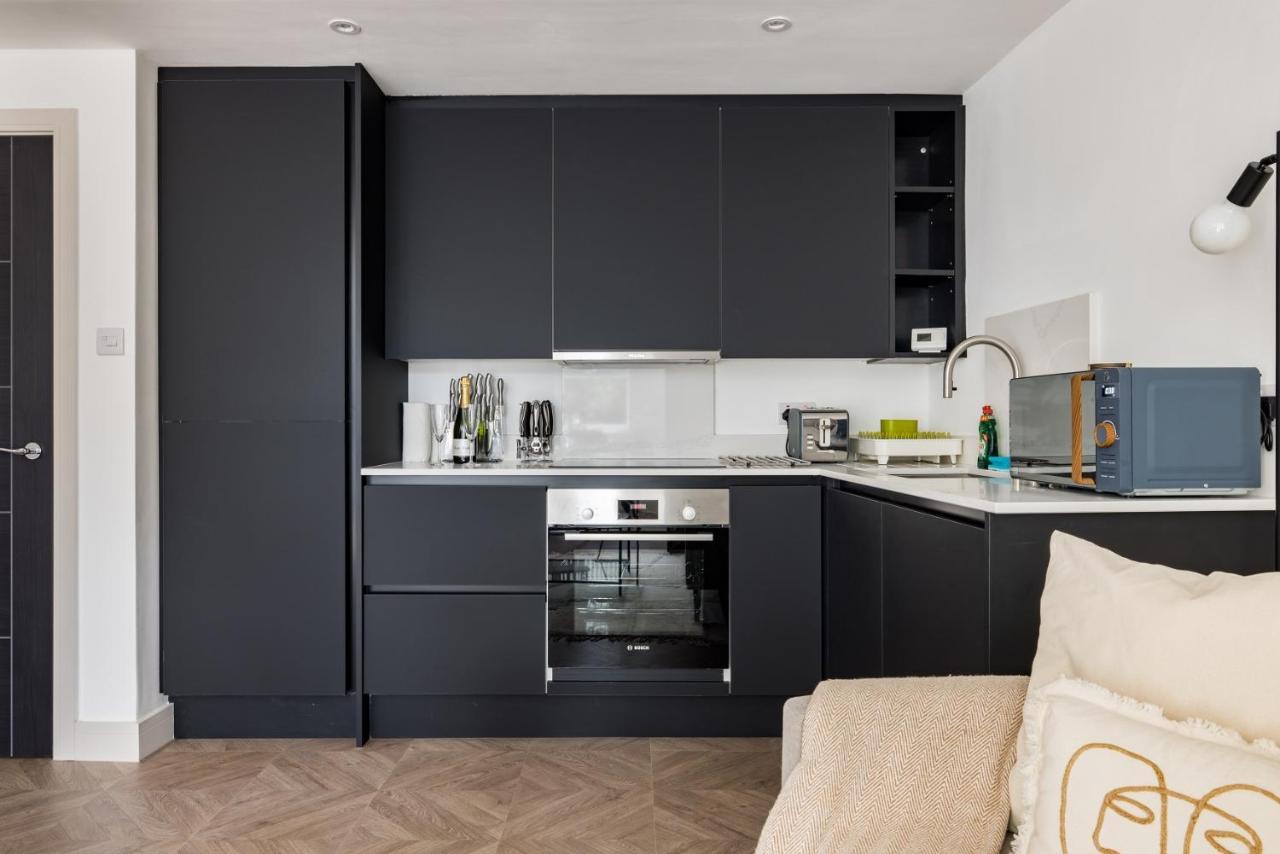 The Battersea Flat - Exquisite 2bdr Flat With Terrace Lejlighed