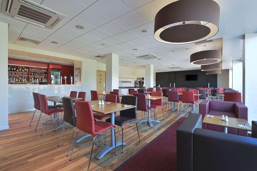 Travelodge Acton Hotel London