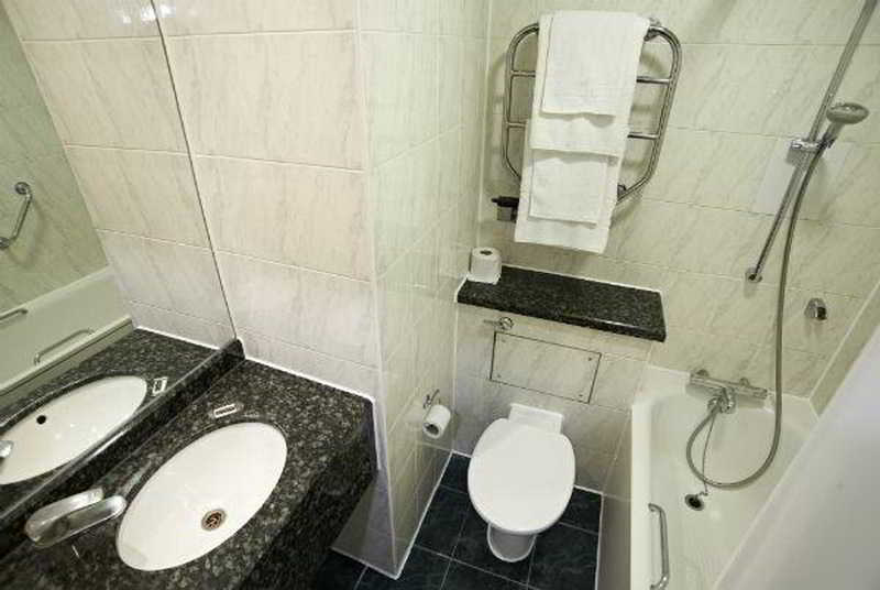 Travelodge Kings Cross Royal Scott Hotell 3*