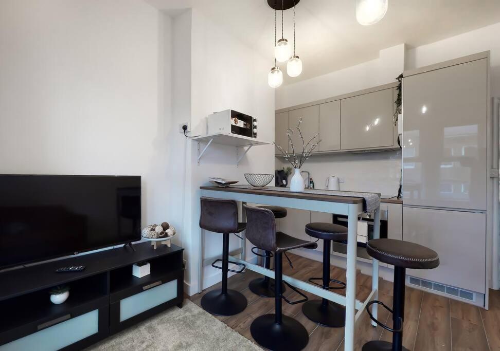 Leilighet Lovely 2 Bedroom Flat In West Kilburn London