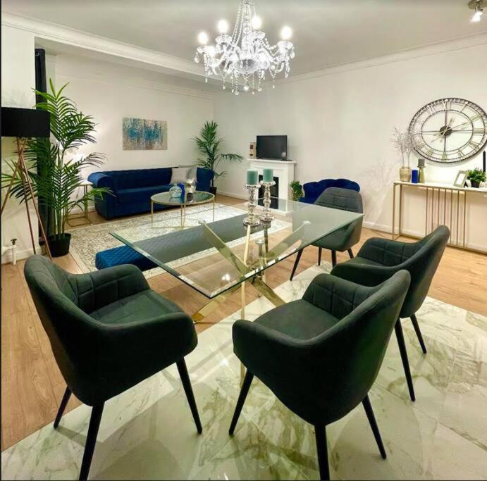 Leilighet Luxury 3 Bedroom 3 And A Half Bathroom Flat In Swiss