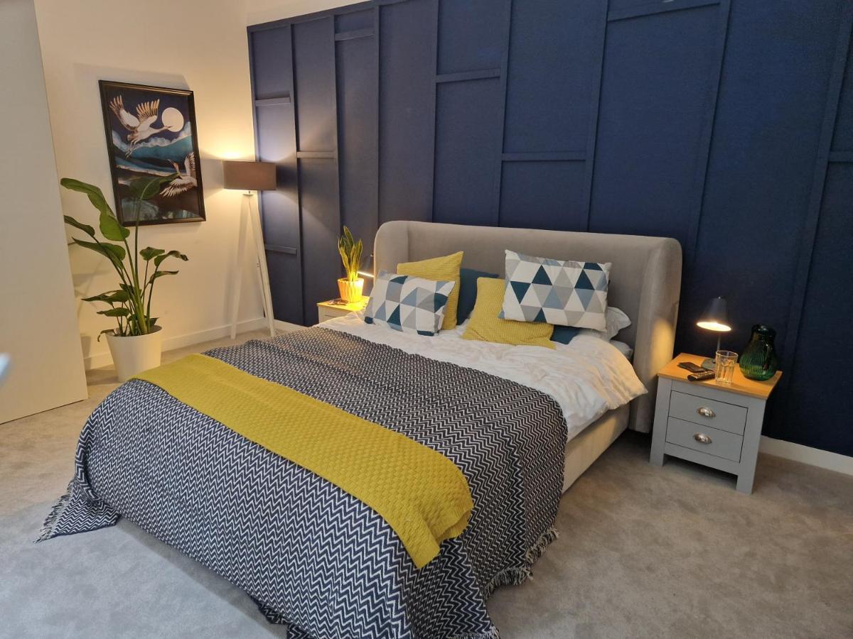 Double Bedroom In Modern Appartement