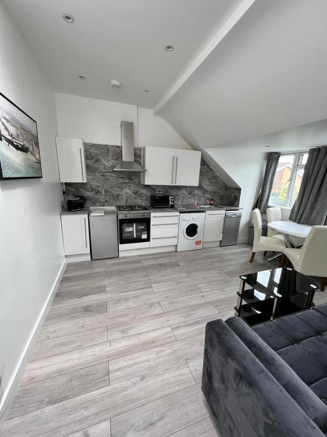 Lovely 2 Bedroom Flat With Roof Terrace In Nw6 Londen