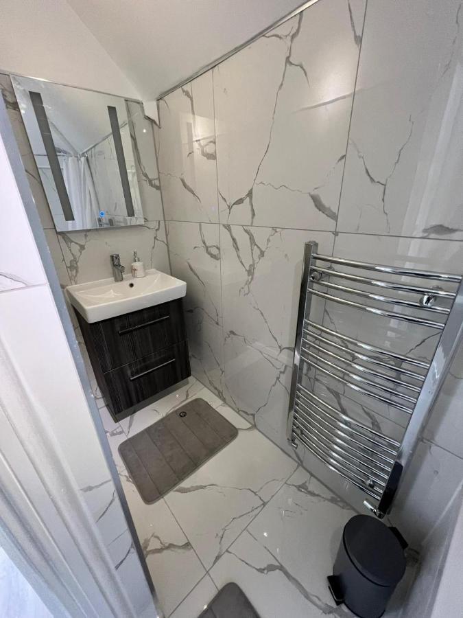 Lovely 2 Bedroom Flat With Roof Terrace In Nw6 Leilighet *