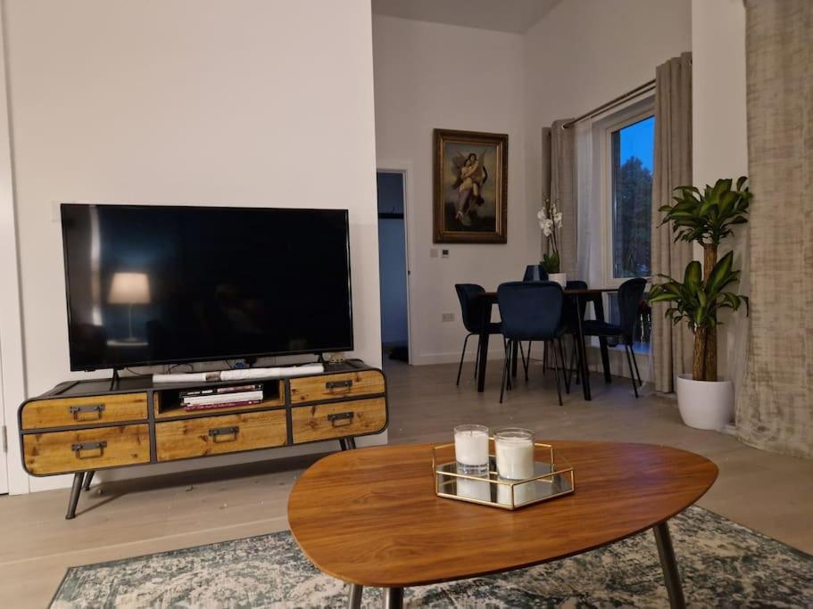 Double Bedroom In Modern Appartement Londres