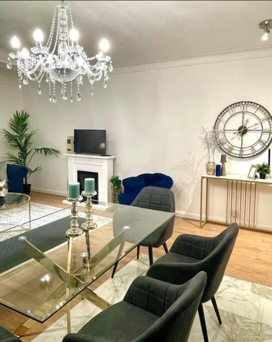 Luxury 3 Bedroom 3 And A Half Bathroom Flat In Swiss *